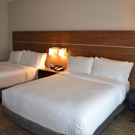 Holiday Inn Express & Suites - Charlotte Ne - University Area, An Ihg Hotel Εξωτερικό φωτογραφία