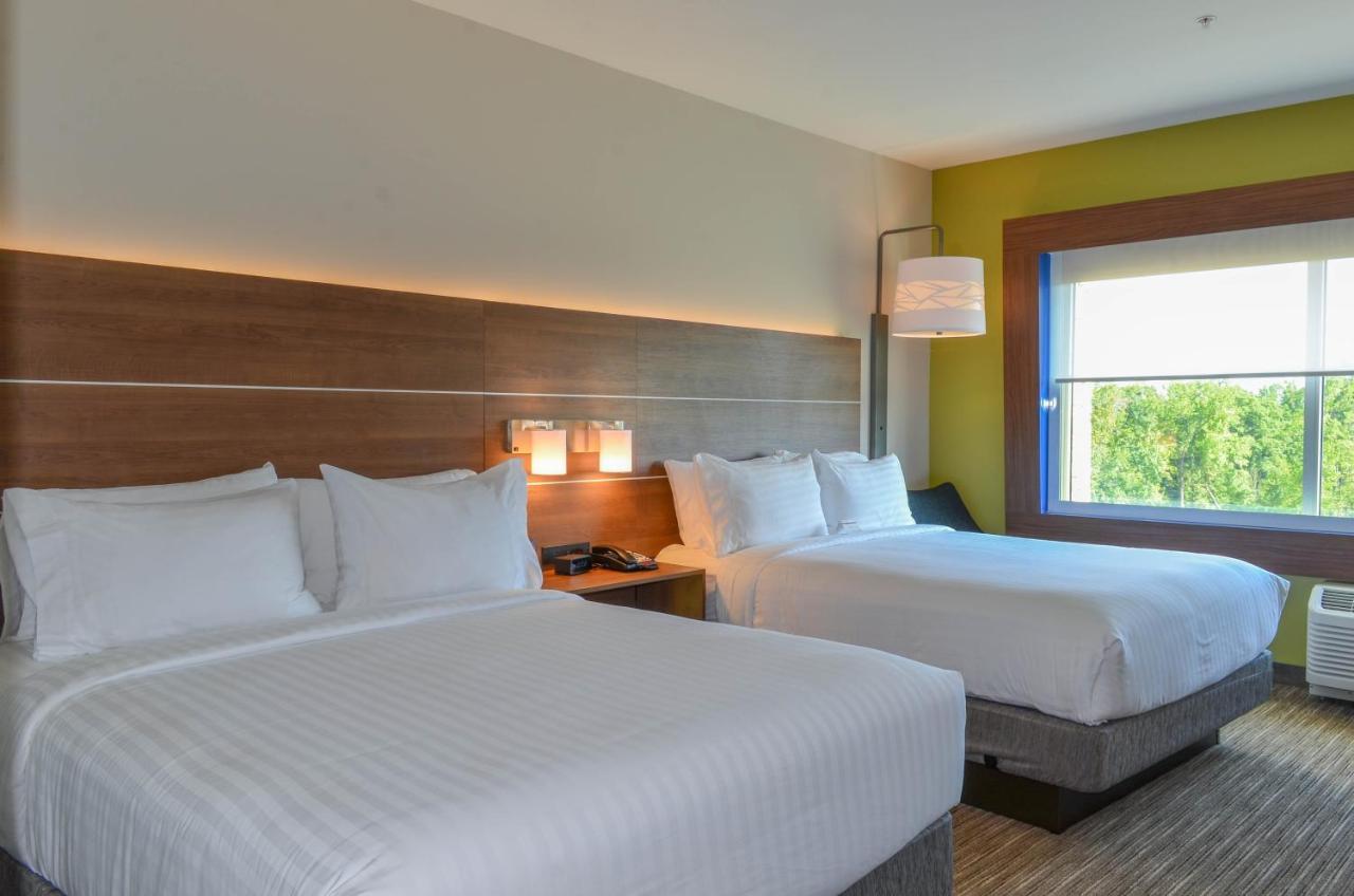 Holiday Inn Express & Suites - Charlotte Ne - University Area, An Ihg Hotel Εξωτερικό φωτογραφία